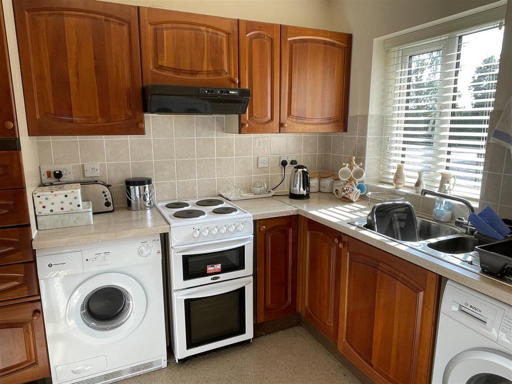 Kitchen.JPG