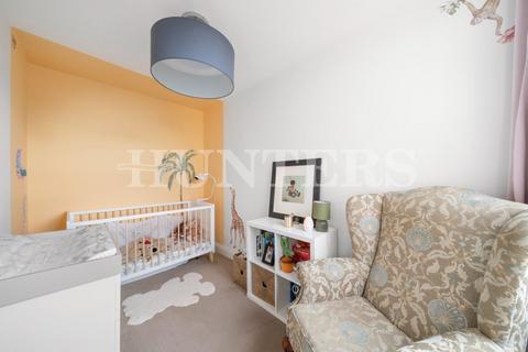 2 bedroom flat for sale, Carlingford Road, London, N15