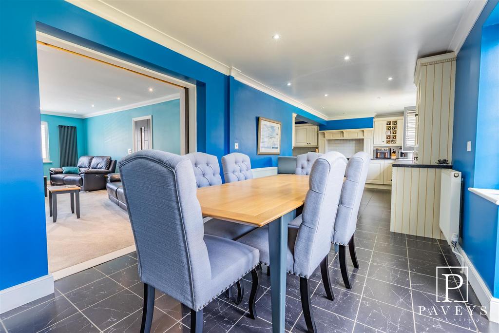 Kitchen diner