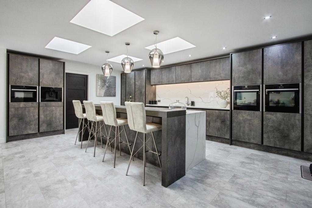 Kitchen/Living Area