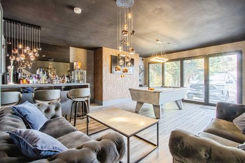 5 bedroom detached house for sale, Texas Street, Leeds LS27