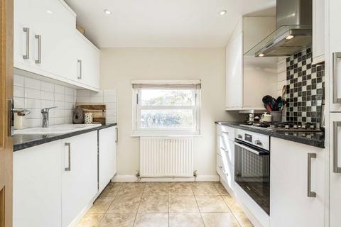 2 bedroom maisonette for sale, Lilford Road, London SE5