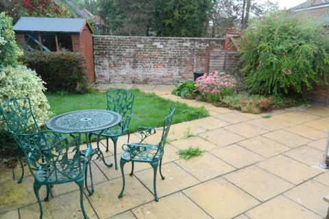 2 bedroom bungalow for sale, Staceys Court, High Street, Chalfont St Giles HP8