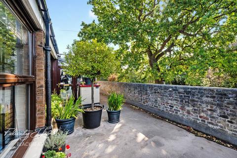 Combe Mews, Blackheath