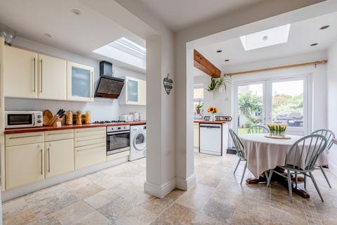 undefined, Chertsey Road, Byfleet KT14