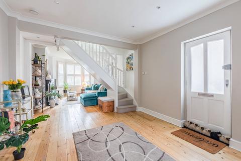 undefined, Chertsey Road, Byfleet KT14