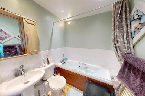 2 bedroom apartment for sale, Southend Road, Stanford-le-Hope, Essex, SS17