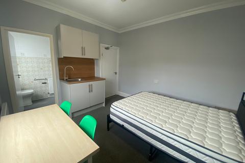 undefined, 50 Bushey Grove Road Room 10 Bushey WD23 2JJ