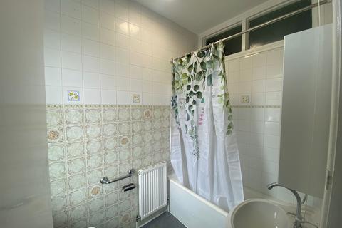 undefined, 50 Bushey Grove Road Room 10 Bushey WD23 2JJ