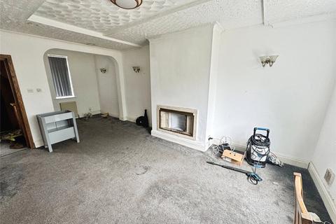 3 bedroom semi-detached house to rent, Maple Avenue, Manchester M30