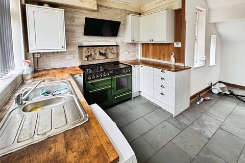 3 bedroom semi-detached house to rent, Maple Avenue, Manchester M30