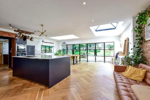 Hyde Lane, Pimlico, HP3