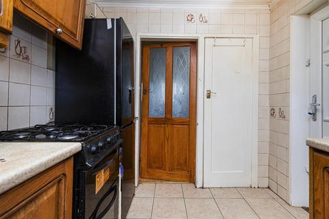 3 bedroom semi-detached house for sale, Burniston Drive, Huddersfield HD3
