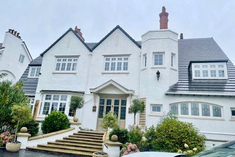 5 bedroom detached house to rent, Waterloo Road, Southport PR8