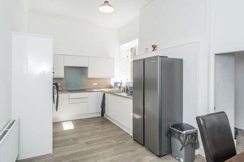 5 bedroom flat share to rent, 4142L Bruntsfield Place, Edinburgh, EH10 4DQ