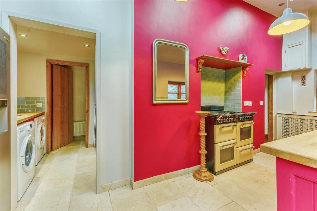 6 R1 A9195-HDR.jpeg
