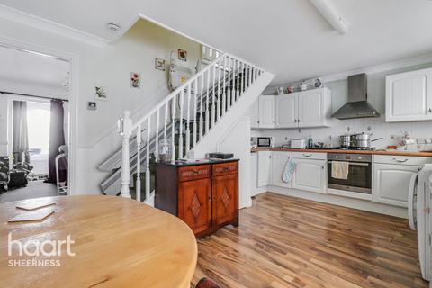 3 bedroom end of terrace house for sale, Seasalter Close, Warden