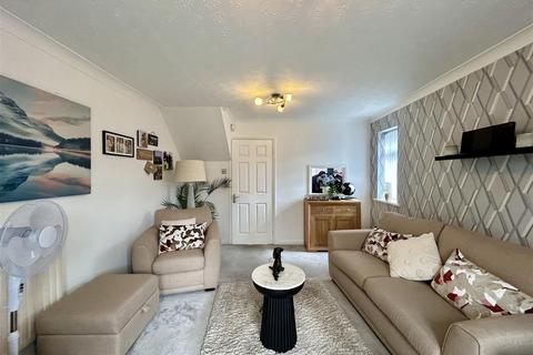 29 Fieldfare Close, Cradley Heath, B64 5QH