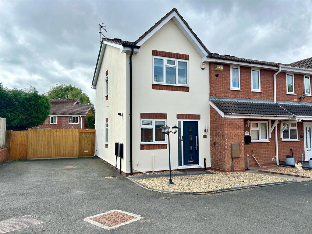 Fieldfare Close Cradley Heath 1.jpg