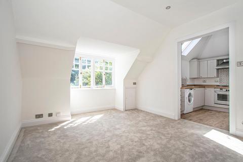 Flat D, 58 West Overcliff Drive, Bournemouth, BH4 8AB