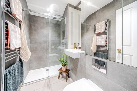 2 bedroom flat for sale, Midmoor Road, Balham, London, SW12