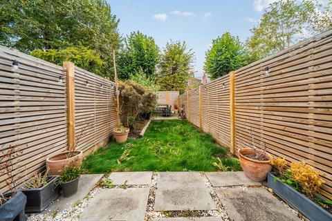 11a Midmoor Road, London, SW12 0EW