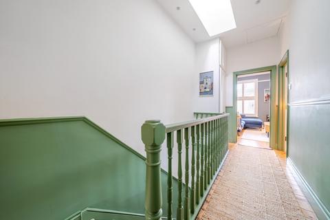 11a Midmoor Road, London, SW12 0EW