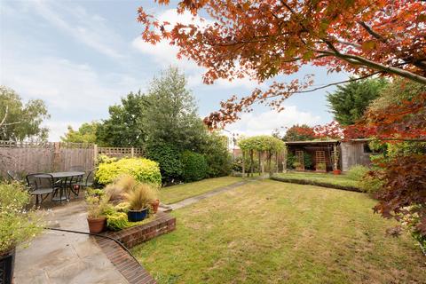 7 Townsend Avenue, London, N14 7HH