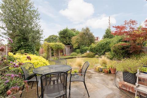 7 Townsend Avenue, London, N14 7HH