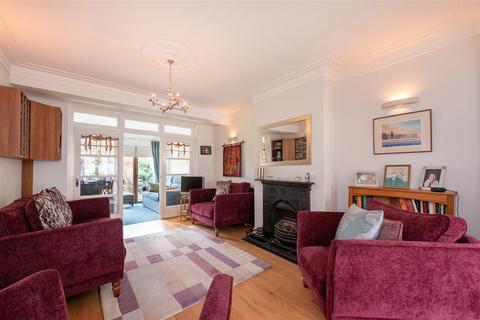 7 Townsend Avenue, London, N14 7HH