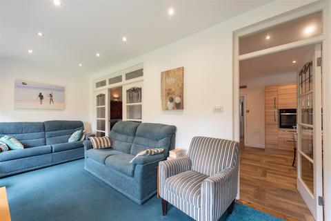7 Townsend Avenue, London, N14 7HH