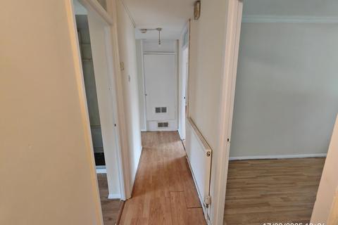 2 bedroom flat to rent, 72, Warrior Square, Manor Park, E12