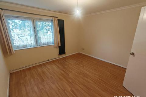 2 bedroom flat to rent, 72, Warrior Square, Manor Park, E12
