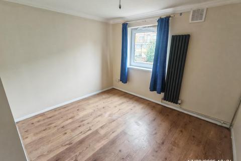 2 bedroom flat to rent, 72, Warrior Square, Manor Park, E12