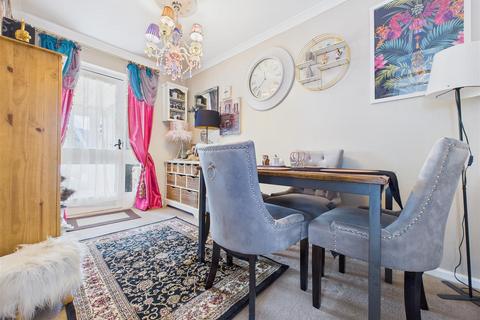 21 Hammonds Croft, Hixon, Stafford, ST18 0PQ