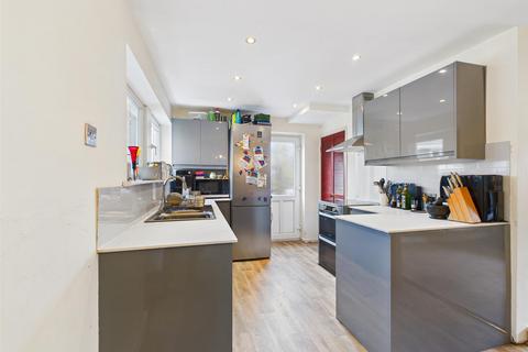 3 bedroom semi-detached house for sale, Berwick Road, Buxton