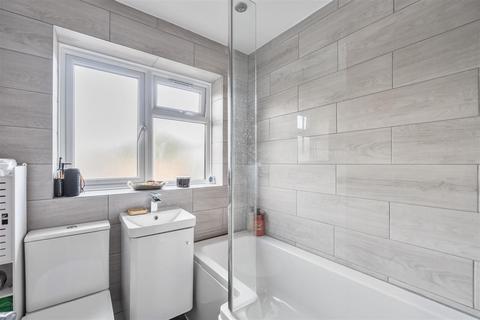 3 bedroom terraced house for sale, Huntingdon Gardens, Worcester Park