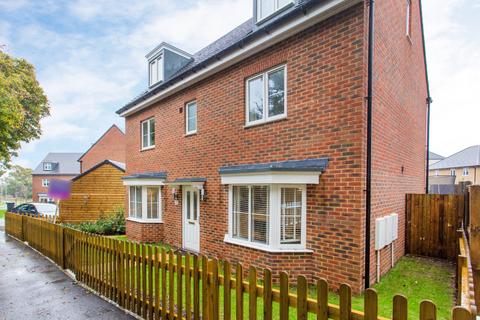 undefined, Canary Grove, Aylesham, Canterbury, Kent, CT3