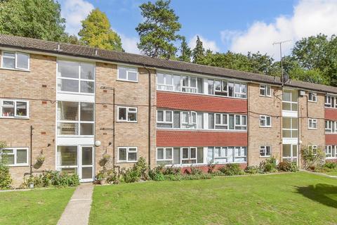 2 bedroom apartment for sale, Gladeside Court, Warlingham CR6