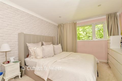 2 bedroom apartment for sale, Gladeside Court, Warlingham CR6