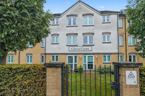 2 bedroom retirement property for sale, London Road, Hadleigh, Benfleet