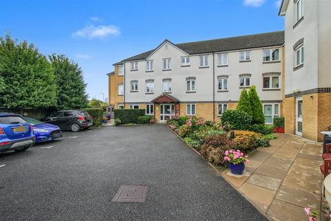 2 bedroom retirement property for sale, London Road, Hadleigh, Benfleet