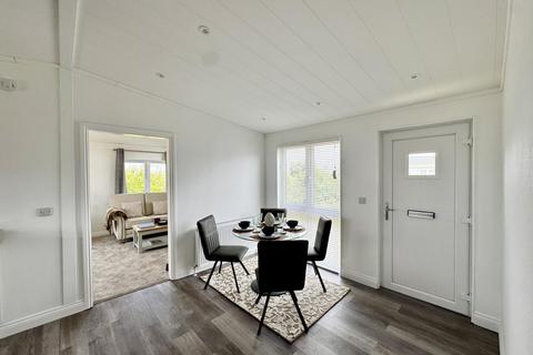 2 bedroom park home for sale, Clifton Park, Clifton SG17