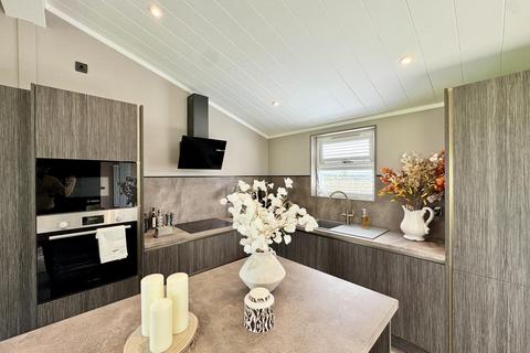 2 bedroom park home for sale, Little Meadow, Woodside LU1