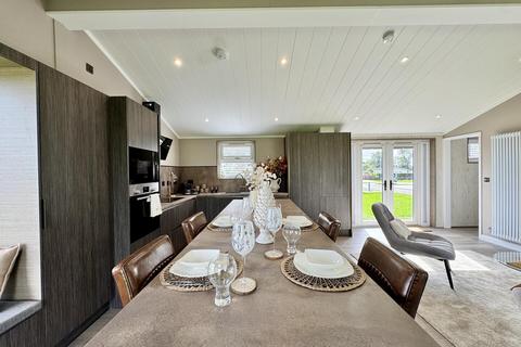 2 bedroom park home for sale, Little Meadow, Woodside LU1