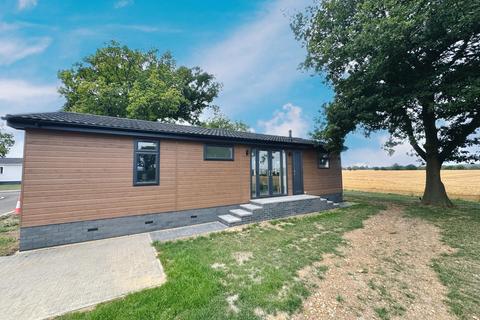 2 bedroom park home for sale, Little Meadow, Woodside LU1