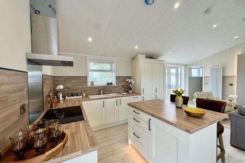 2 bedroom park home for sale, Little Meadow, Woodside LU1