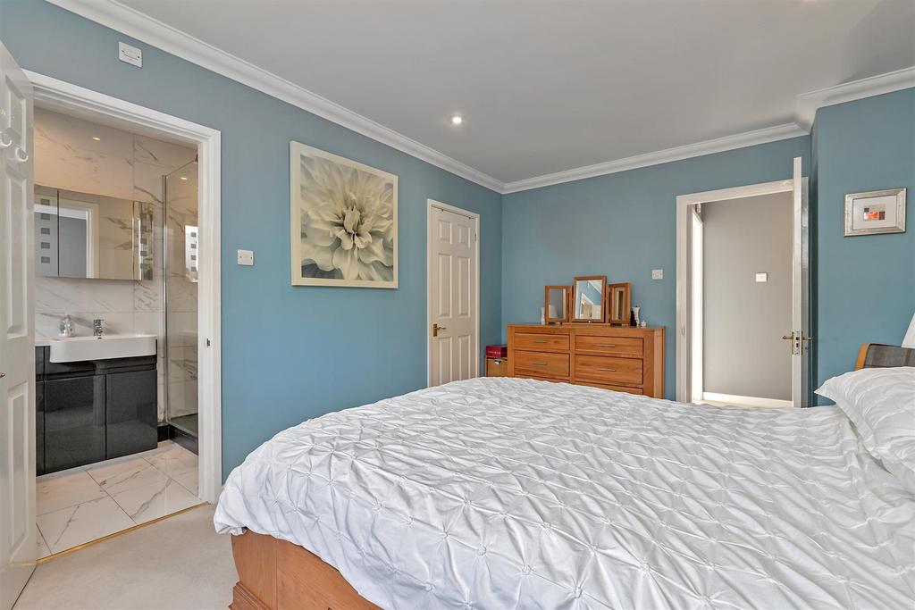18 Burghley Close-71.jpg