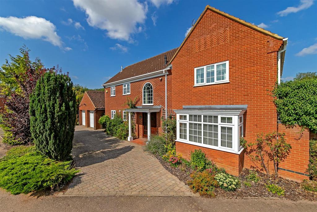 18 Burghley Close-13.jpg