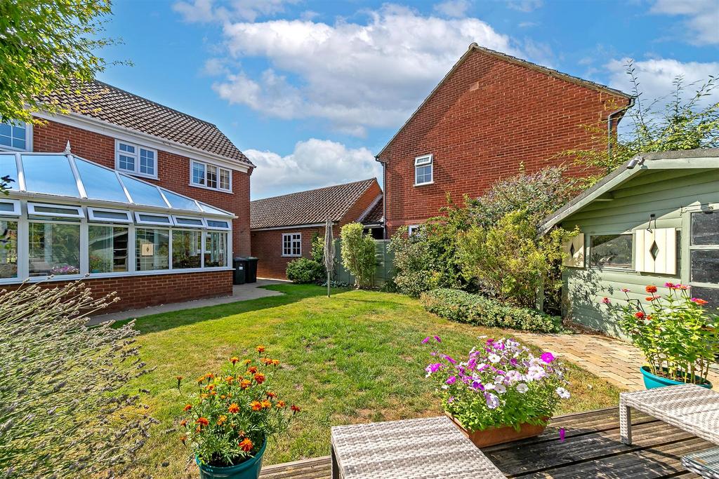 18 Burghley Close-92.jpg